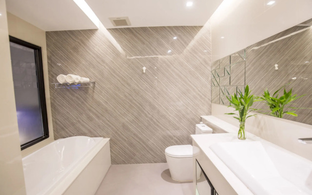 The Crystal Hotel Buriram