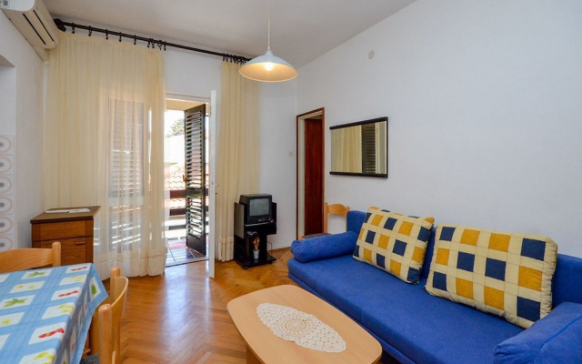 Apartment and Rooms Biserka