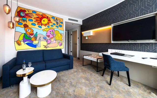 Best Western Premier Royal Blue - Adult Only