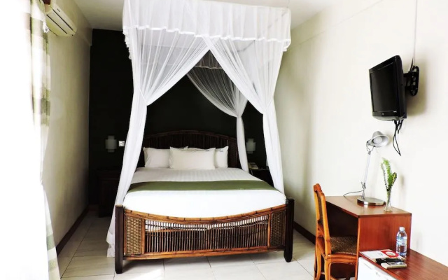 Mosa Court Suites