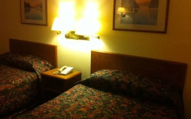 Landmark Inn