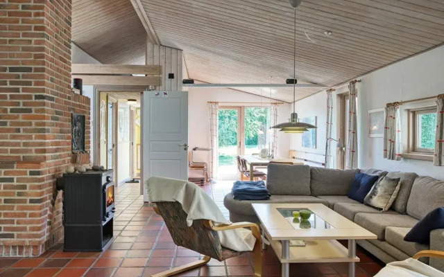10 Person Holiday Home in Dannemare