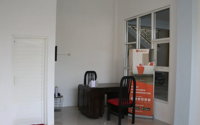 RedDoorz Syariah near Suncity Mall Madiun