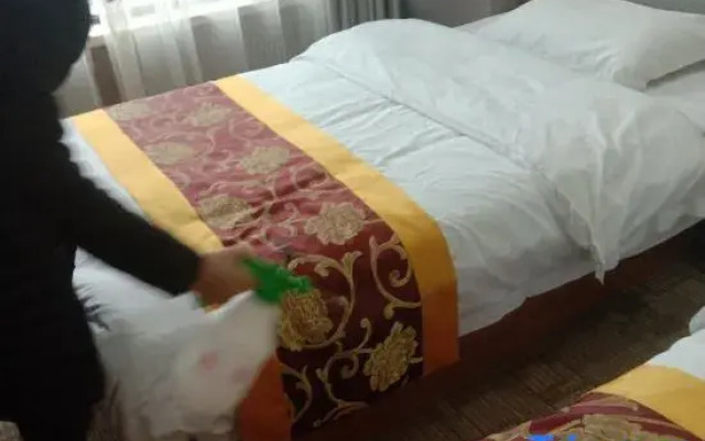 San Heyuan Hotel Translation