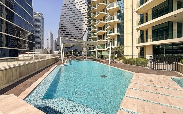 Premium 1BR Apt Missoni Urban Oasis