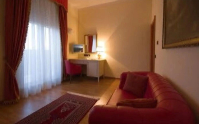 Recina Hotel
