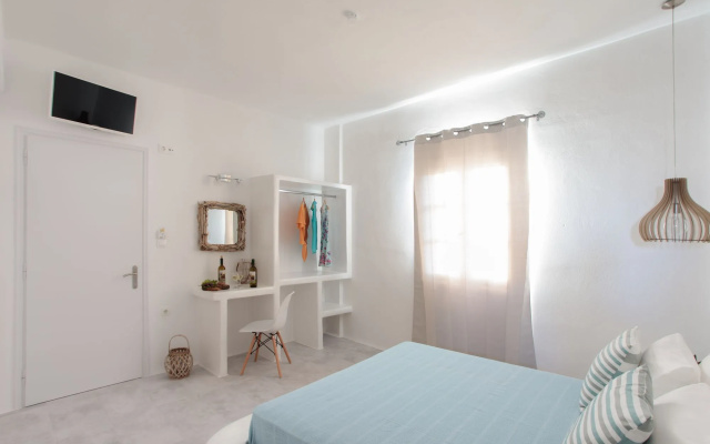 Manios Suites