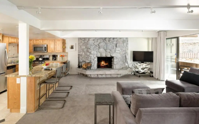 Standard Two Bedroom - Aspen Alps #103