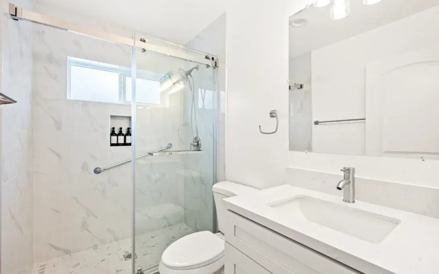 Alhambra new Modern House 30plus Days Welcome