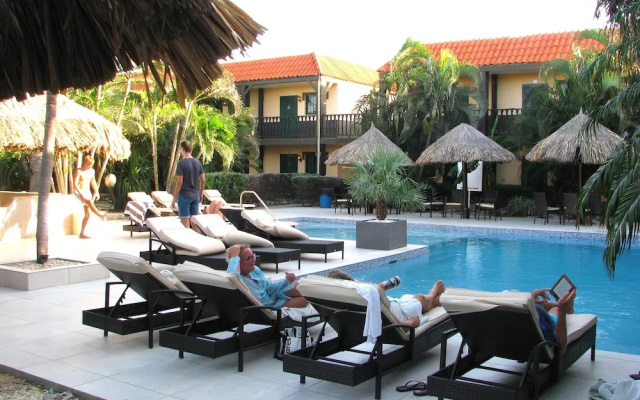 Van Gogh Inn Aruba