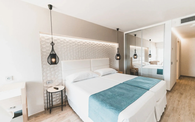 Отель Ibiza Corso
