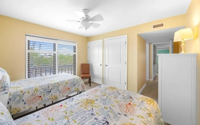 Sandpebble 3f 2 Bedroom Condo