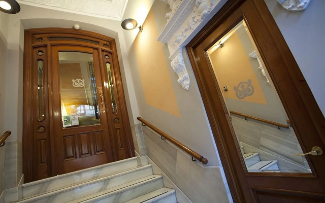 Suites Gran Via 44 Apartahotel