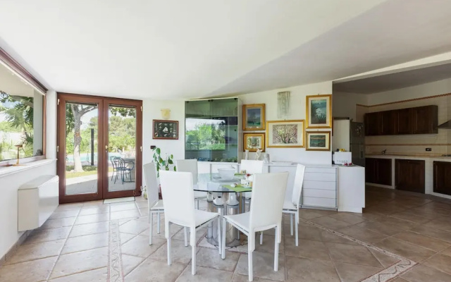 Villa Carmen With Garden And Pool