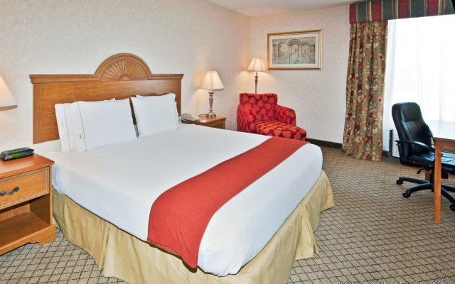 Holiday Inn Express Flint-Campus Area by IHG