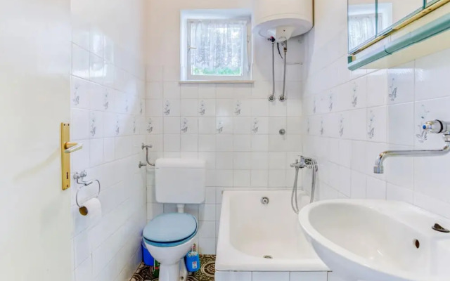Simplistic Apartment in Šibenik near Sea Beach