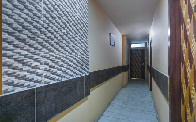 OYO 72016 Hotel Golden Palace
