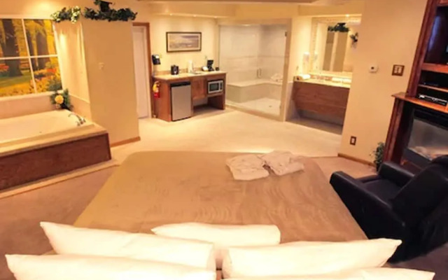 Sybaris Pool Suites Indianapolis