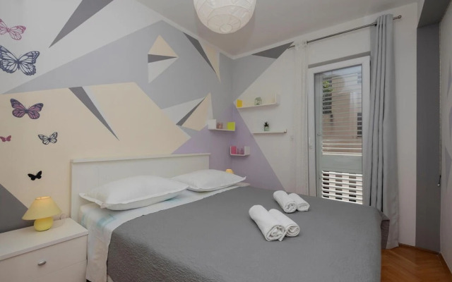 Awesome Home in Makarska With Wifi and 3 Bedrooms