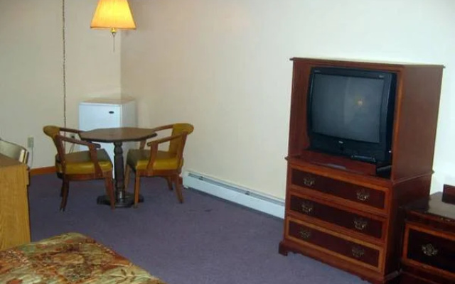 Knotty Pine Motel