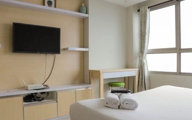 Cozy Living And Tidy Studio At Springlake Summarecon Apartment Bekasi