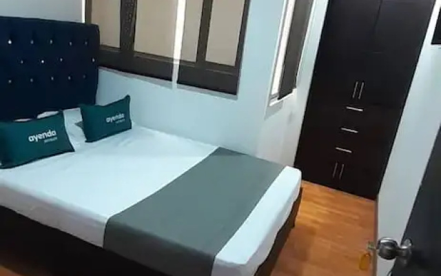 Room in Guest Room - Close to the Family Embassy 1