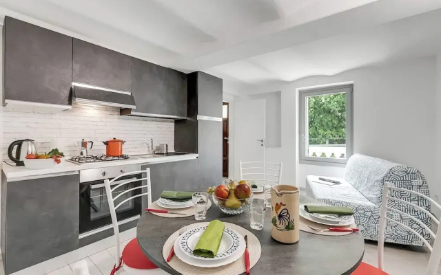 Iris Apartment