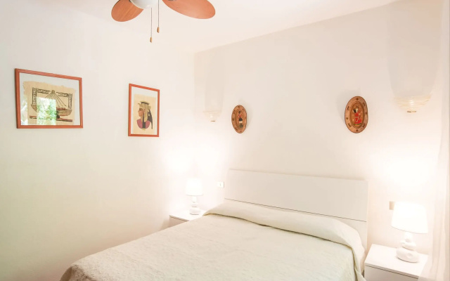 Ideal Apartment in Marinella near Beach with Shared Garden