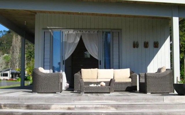 Paradise in Flaxmill Bay - Flaxmill Bay Holiday Home