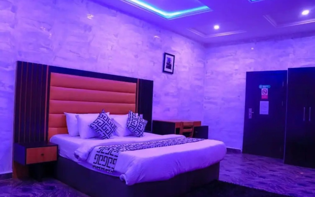 MountRoyal Centre Hotel and Suites