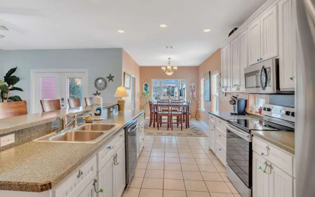 Saltwater Taffy by Silver Sands Vacation Rentals