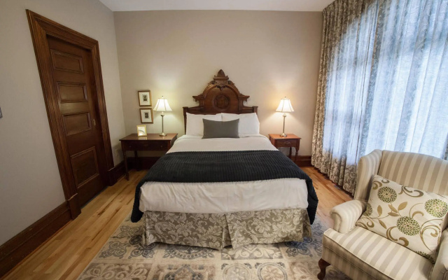 Hillhurst Inn
