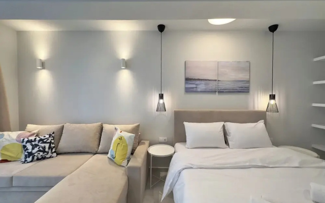 Kono Studios & Suites