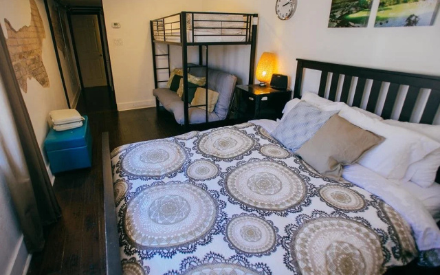 Firehouse Hostel & Lounge