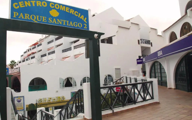 2 min Walk to Beach - Private Solarium Bungalow