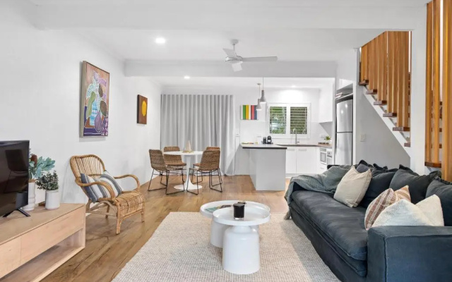 Apartment 1, 11 Munna Crescent