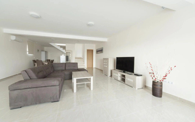 Berg Apartments