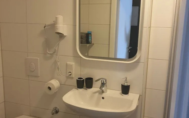 Shivas City Aparthotel