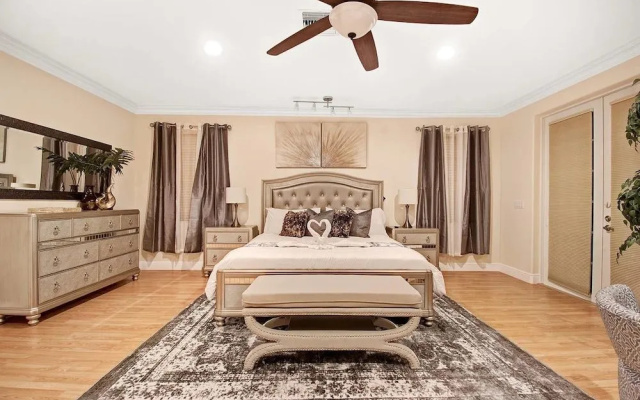 Walk to Beach Spacious Estate with Hot Tub & Game Room