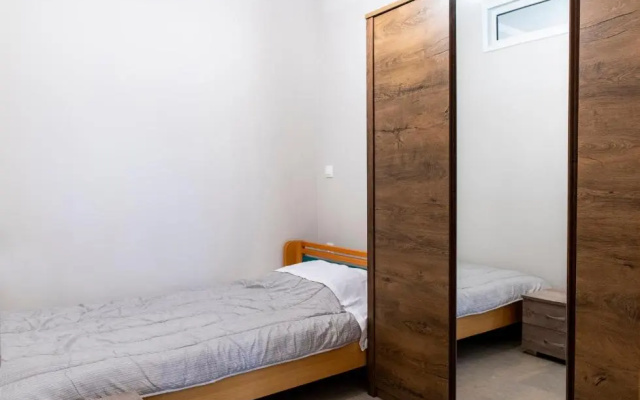 Walnut home apartment near Ancient Olympia
