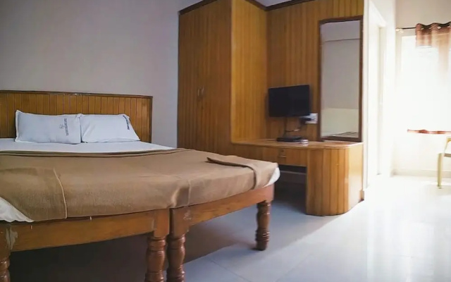 Goroomgo Kaveri Deluxe Lodge Bengaluru