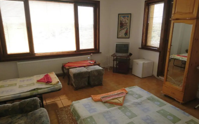 Guest House Nash Dom
