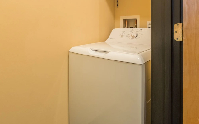 Downtown Jacksonville Apts by Frontdesk