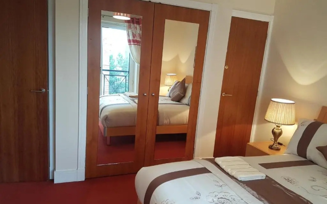 Edinburgh City Deluxe Apartment