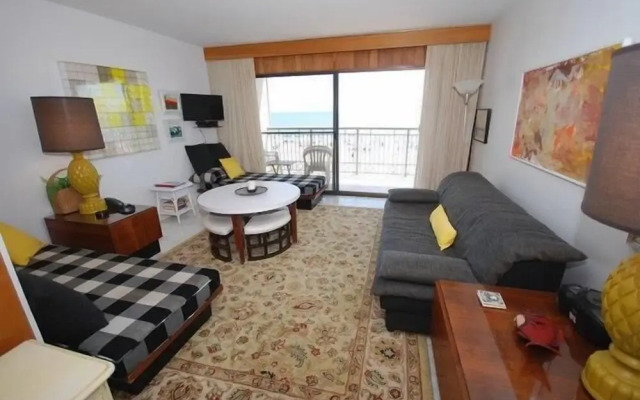 Edgewater House 221