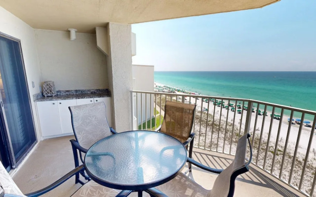 Inlet Reef 605 2 Bedroom Condo by RedAwning