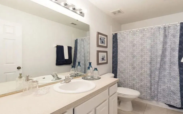 Villa 7799 Basnett Windsor Hills