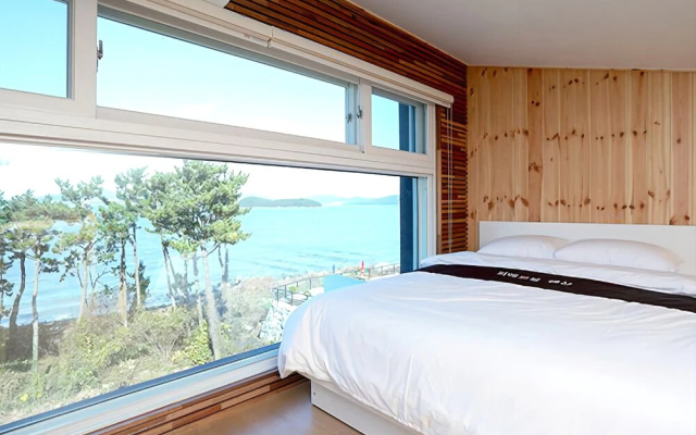 Yeosu Pierre Mont Pension