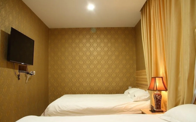 Center Of City Creo Hotel