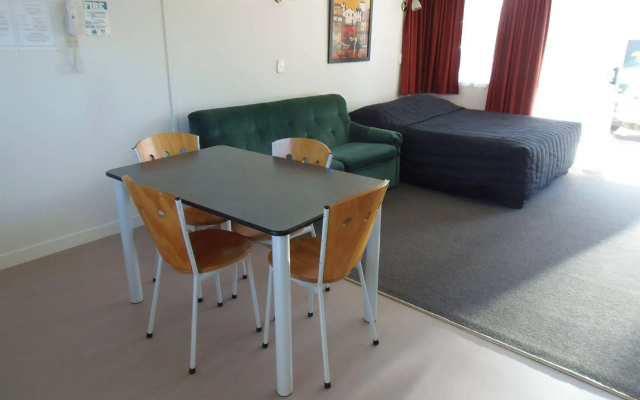 Kings Court Motel